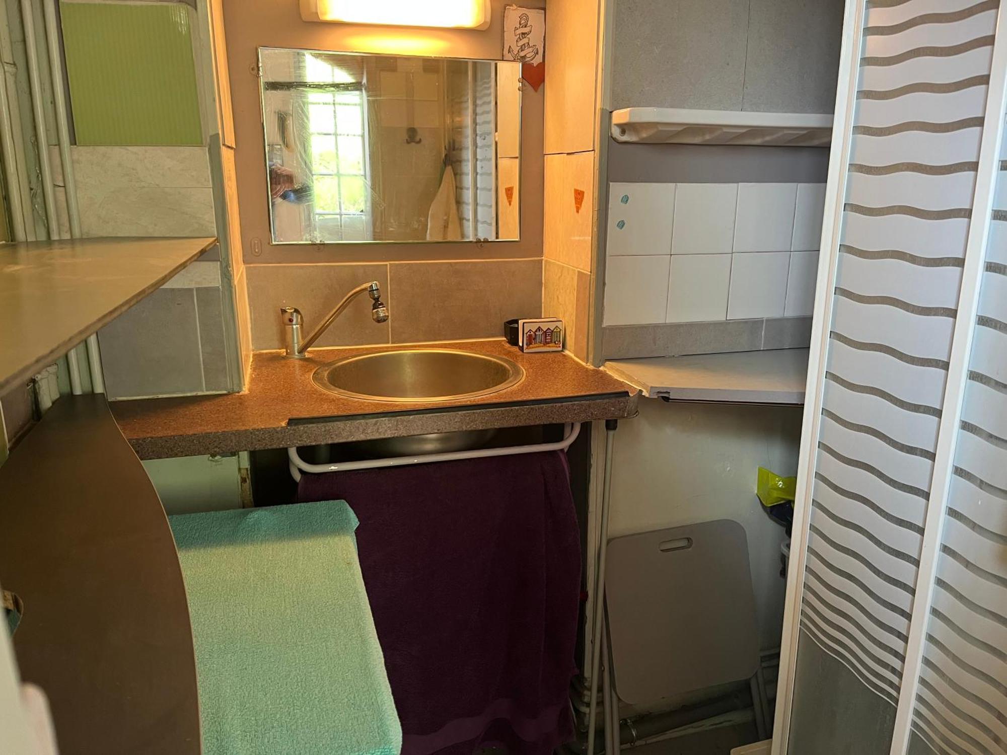 10 Apartment